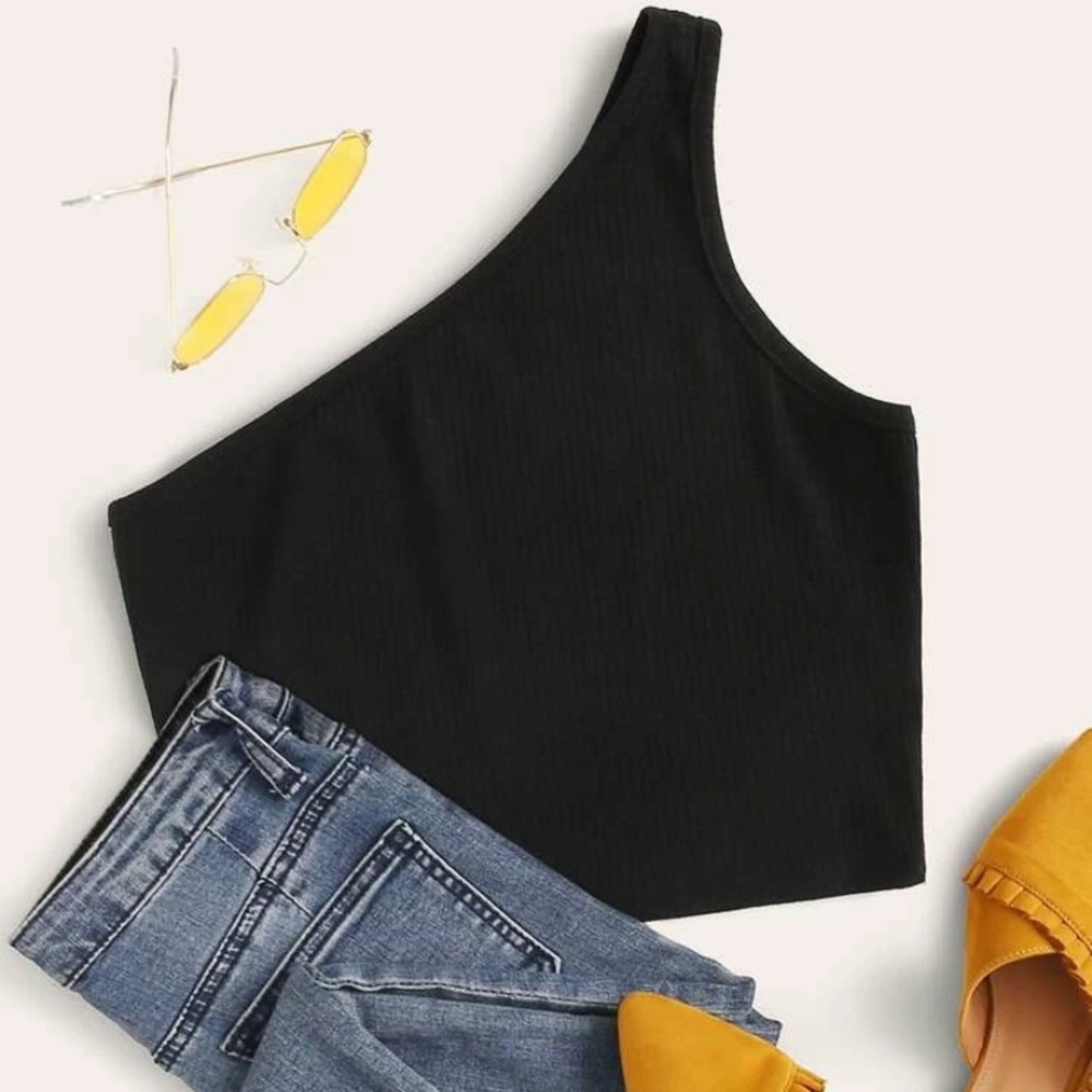One shoulder crop top